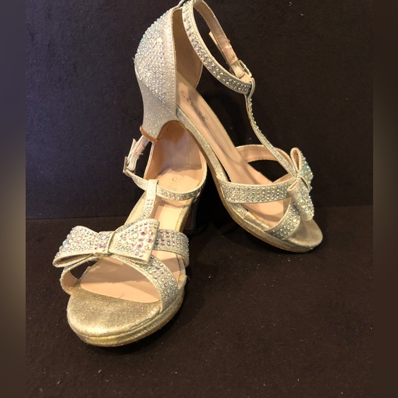 Girls Rhinestone Leatherette Open Toe Strappy Ankle T Strap Kitten Heel Sandal - Picture 1 of 7